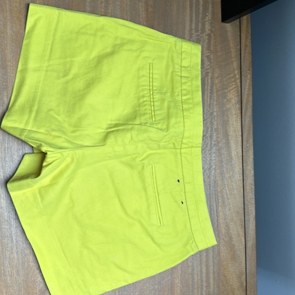 Banana republic yellow shorts - Picture 3 of 4